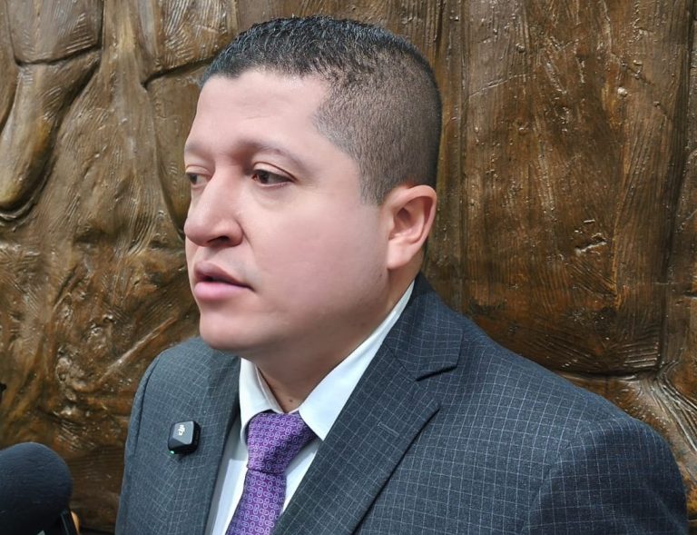 Suman 31 denuncias ante la FGE por narcobloqueos del domingo: Vicente Gómez