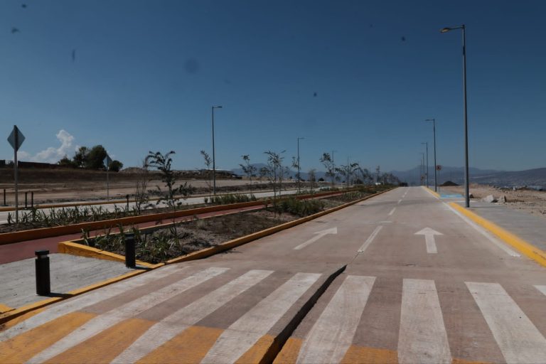 Inauguran Alfonso y Bedolla ampliación de avenida Amalia Solórzano que conecta con la avenida Juan Pablo II