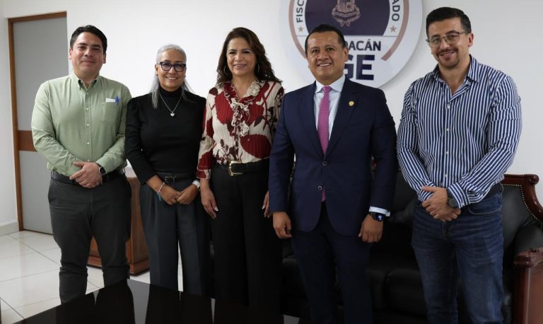 Se reúne Fabiola Alanís con Fiscal Carlos Torres Piña y diputados