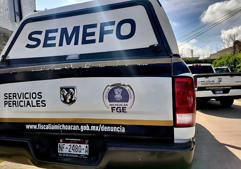 Hallan a un hombre asesinado en baldío de Lázaro Cárdenas