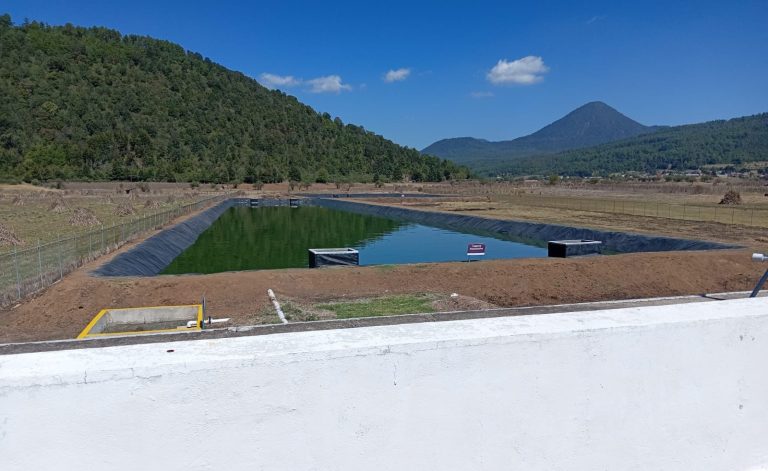 Brindan asesoramiento a comunidad de Sevina para optimizar planta de aguas residuales