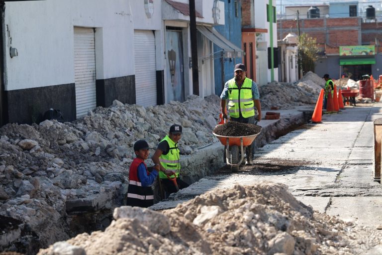 En Santa María, supervisan obras sanitarias