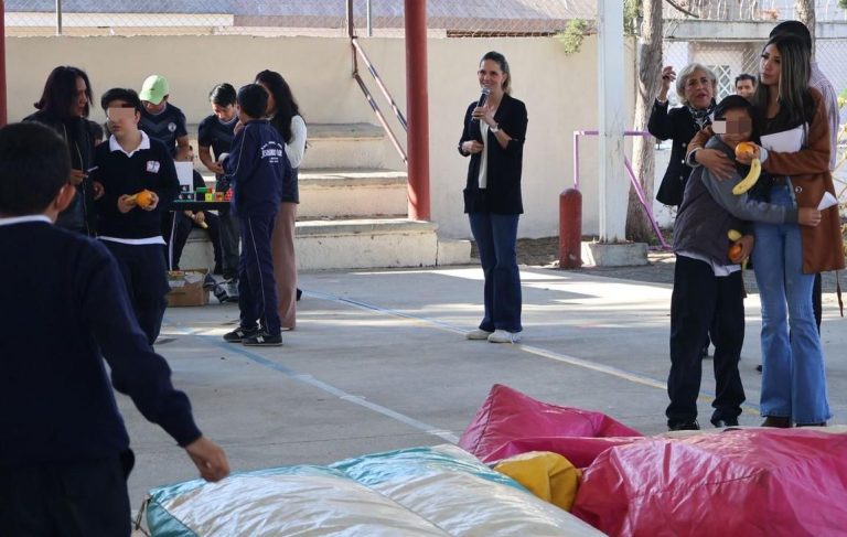 Más de 50 familias participan en jornada sobre el uso responsable de la tecnología