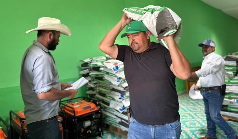 Fortalecen al campo de Tarímbaro con entrega de semilla de maíz a productores