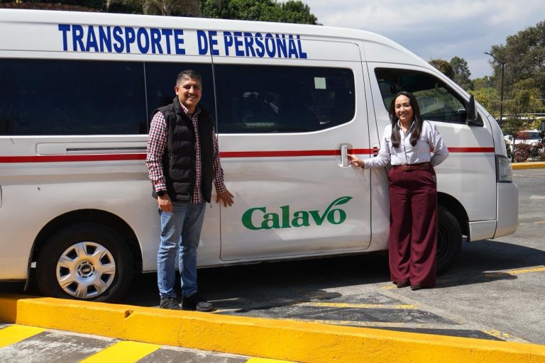 Entregan permisos de transporte de personal en Uruapan