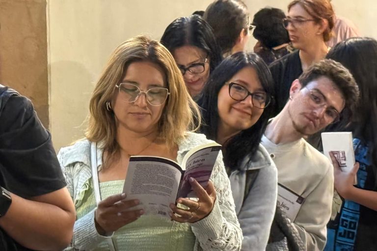 Secum presenta libro de Cristina Bustamante seleccionado en Palabras de Colibrí