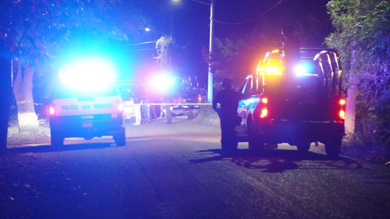 Abandonan un ejecutado con narcomensaje, en Zamora 