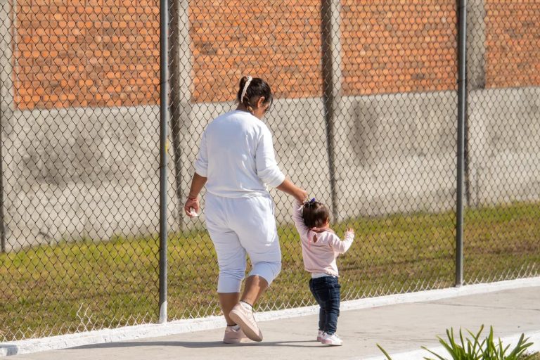 Refuerza Segob derechos de la niñez en centros penitenciarios de Michoacán