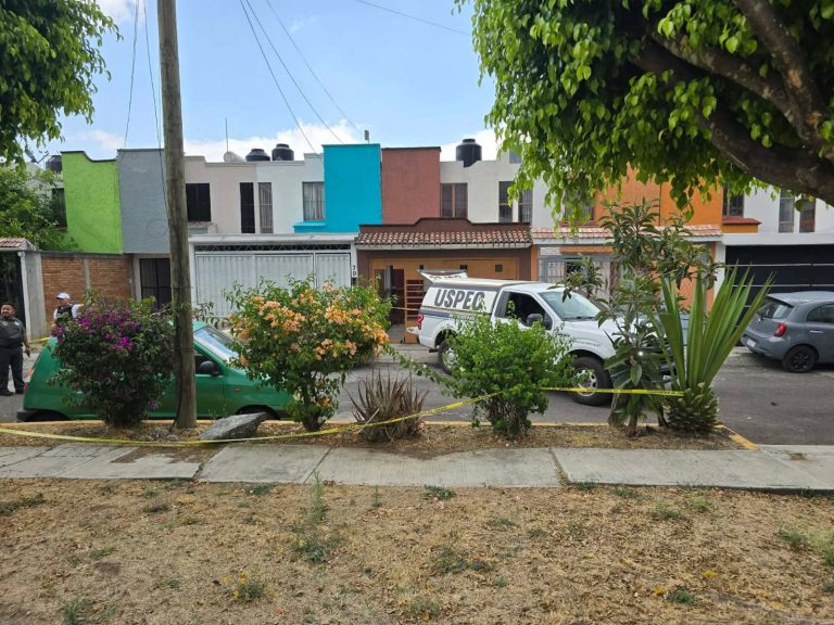 Hallan a hombre asesinado dentro de su domicilio en el fraccionamiento Batalla de Morelia