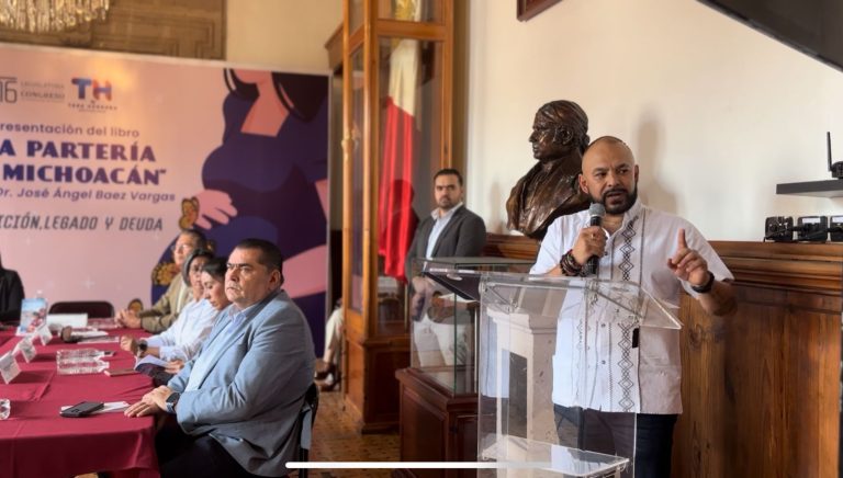 Presentan libro que reconoce la labor de parteras tradicionales en Michoacán