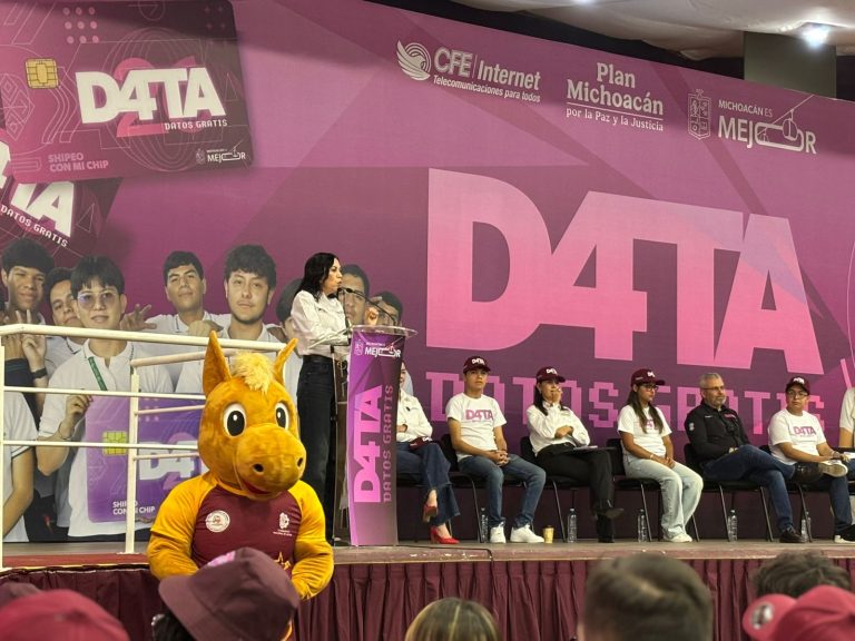 Arranca entrega de chips gratuitos para estudiantes en Michoacán; suman más de 110 mil beneficiarios