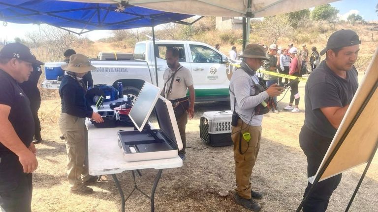 Rescatistas realizan operativo para localizar a adolescente extraviado en zona serrana de Huandacareo