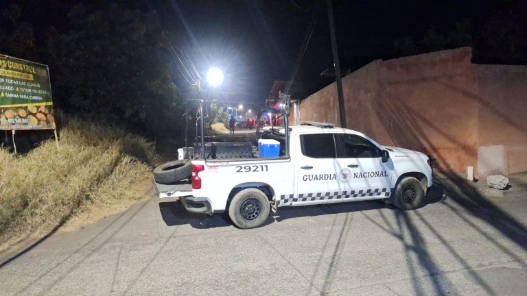 Hombre es atacado a balazos en la colonia San Juan Evangelista, de Uruapan