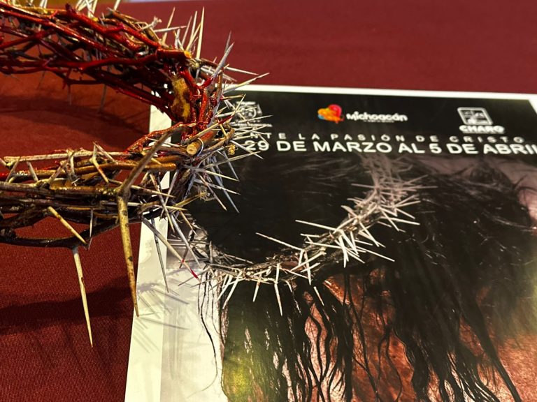 Charo invita a vivir su emblemática representación del Vía Crucis
