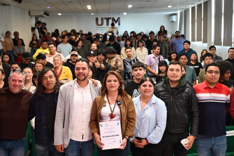 Fabiola Alanís llama a construir una estrategia integral para atender a las adolescencias y prevenir riesgos en entornos digitales y sociales