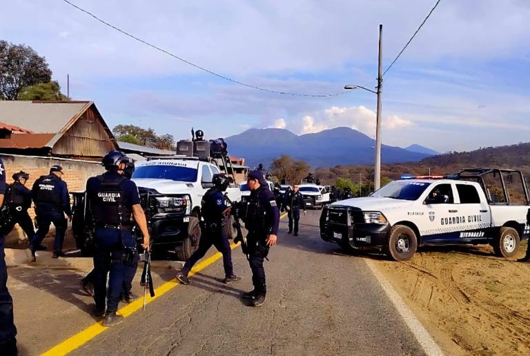 Delincuentes atacan a policías en Carapan; hay dos oficiales lesionados