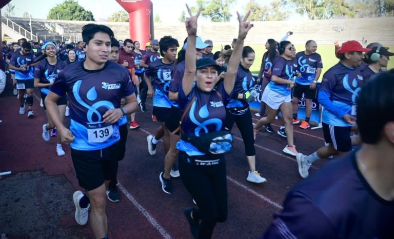 Más de 500 atletas participaron en la Carrera Por el Agua