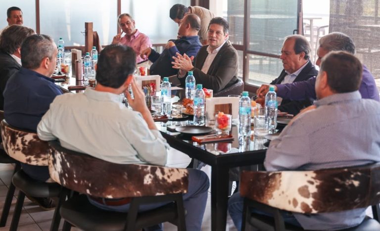 Se reúne Alfonso Martínez con alcalde y empresarios de Zamora