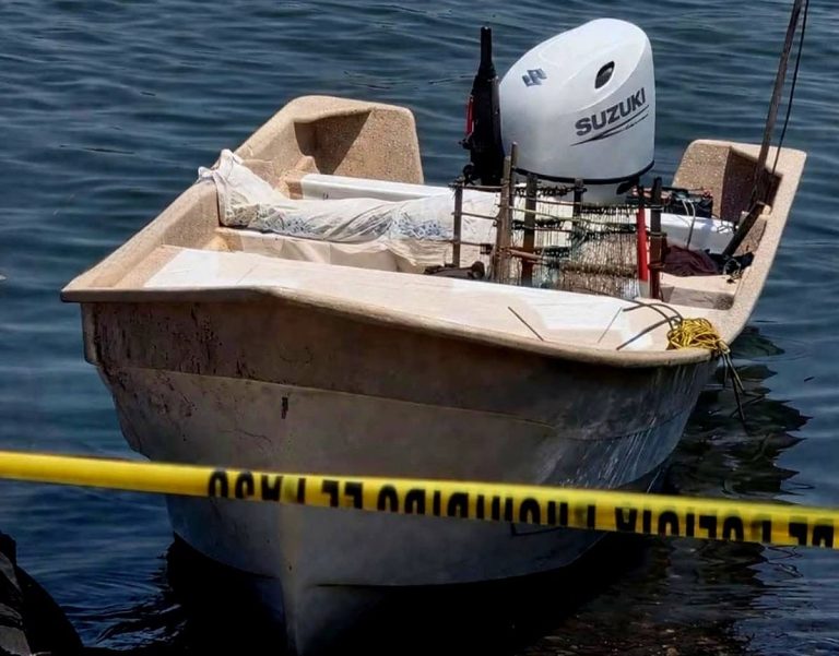 Turista es arrastrado por el oleaje y muere ahogado en Lázaro Cárdenas