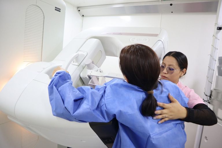 Michoacán le gana la batalla al cáncer, una red gratuita que salva la vida de las mujeres