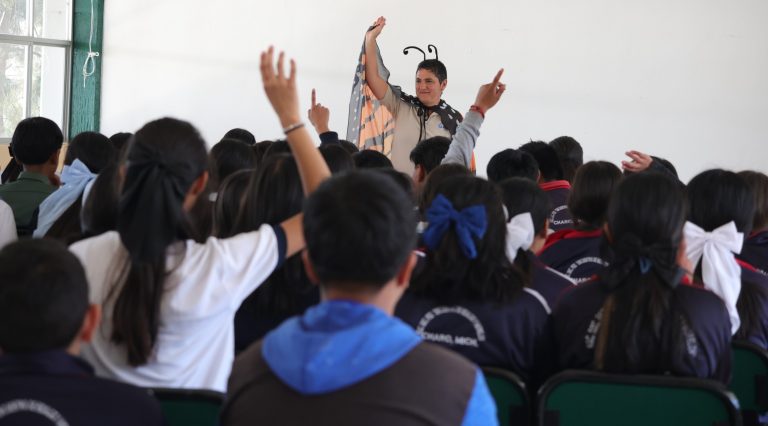 Programa “¿Por qué soy científica?” llega a escuelas de Charo