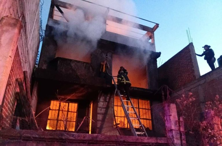 Arde domicilio en Zitácuaro
