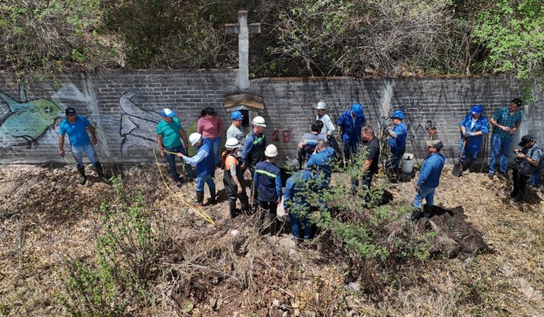 Anuncian mantenimiento preventivo en canal de la Presa de Cointzio