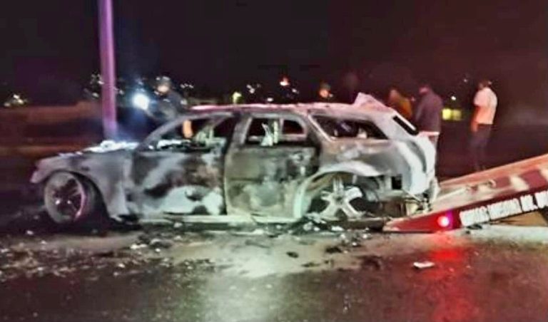 Hallan camioneta incendiada en la región de Zinapécuaro