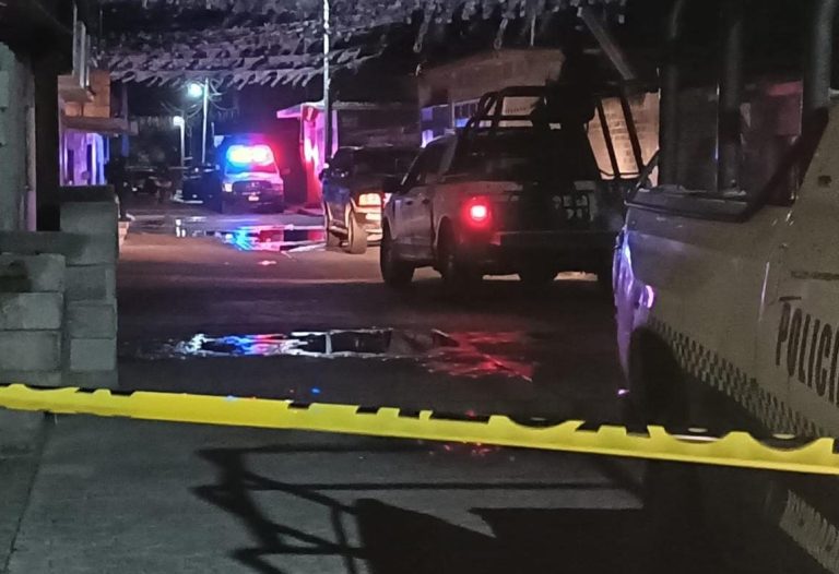 Sujetos disparan contra domicilio en Queréndaro; dos hombres quedan heridos