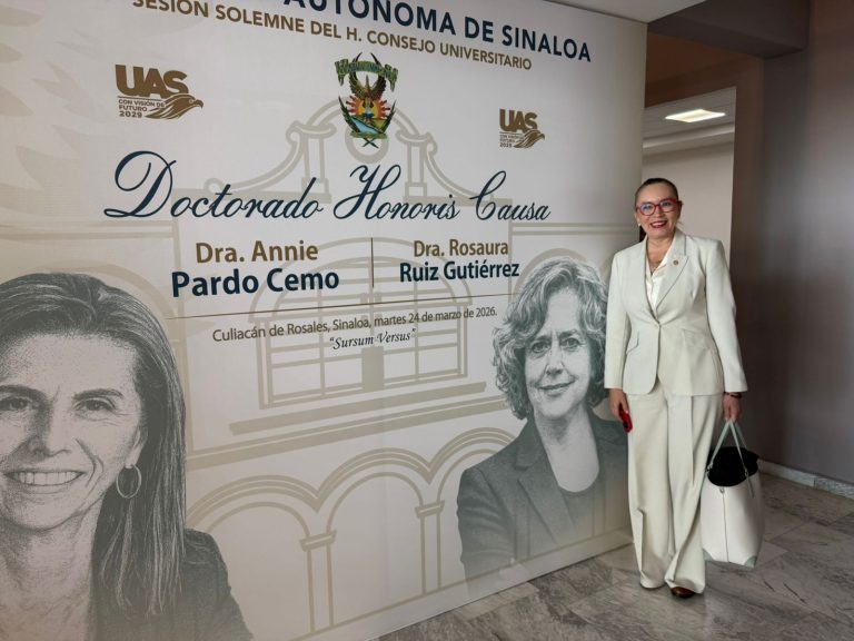 Asiste rectora de la UMSNH a entrega del Grado de Doctorado Horonis de la UAS