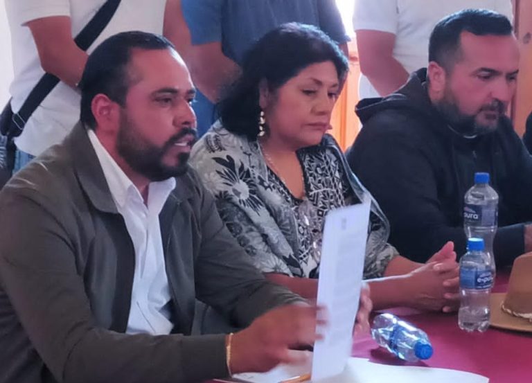 Surge acuerdo tras junta de dirigentes de CNTE y gobierno, se reunirá magisterio con Gabriela Molina