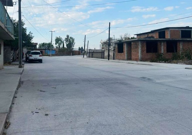 Inaugura pavimentación con concreto hidráulico en Tarímbaro