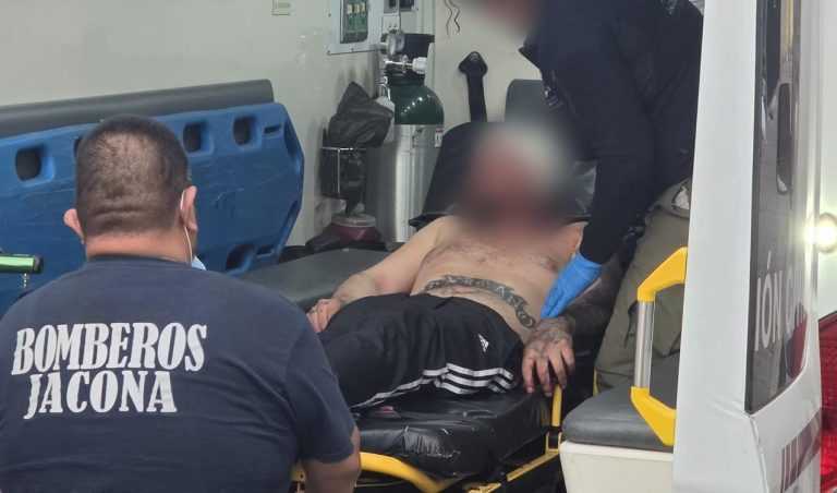 De milagro hombre resulta con un rozón de bala en el cráneo, tras agresión armada en Jacona