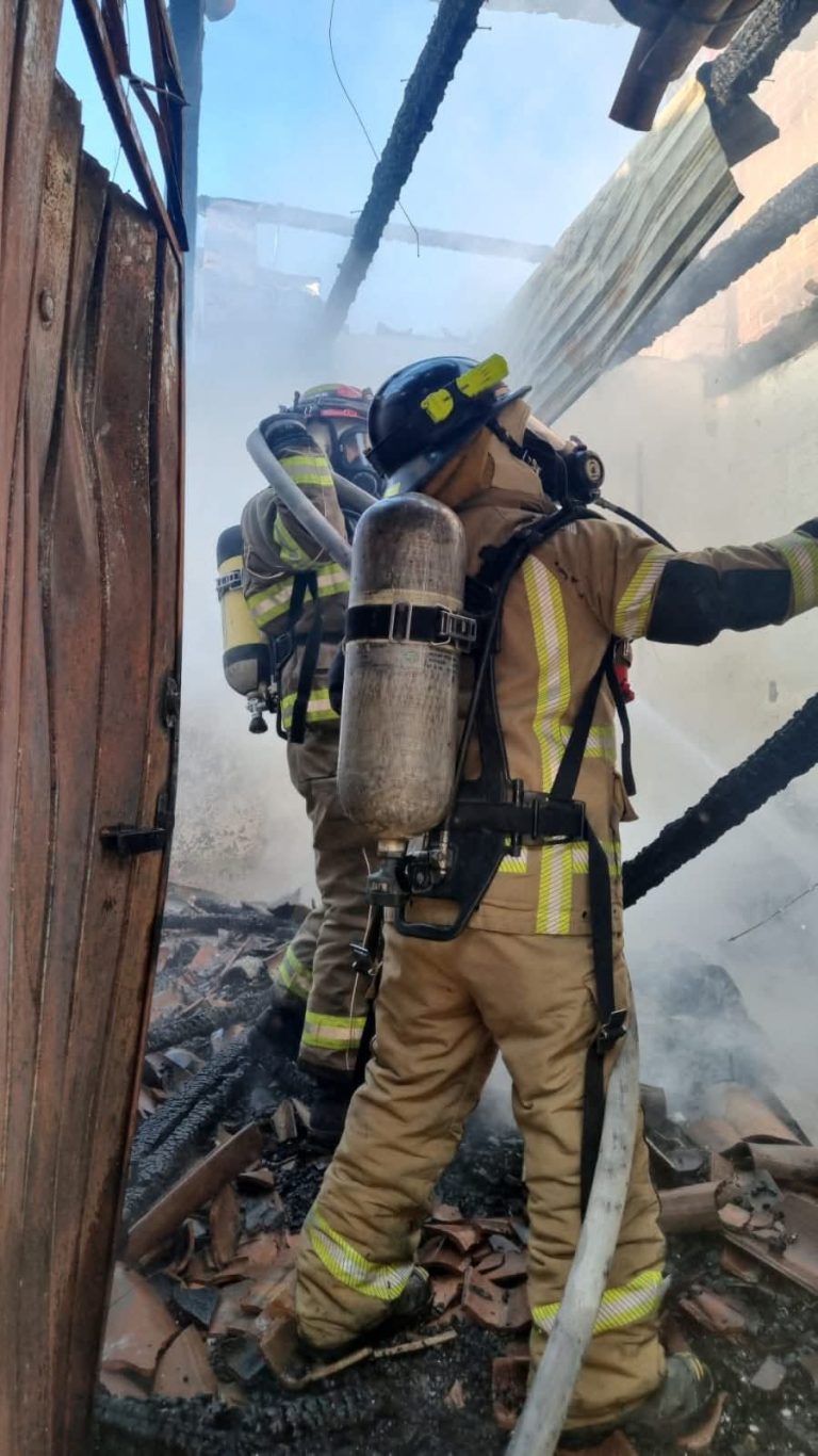 Se incendian dos comercios en el centro de Acuitzio del Canje