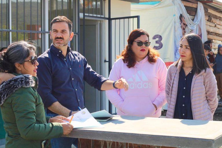 Secretario del ayuntamiento se reúne con la comunidad del Telebachillerato en Cotzurio, Tenencia de Chiquimitío