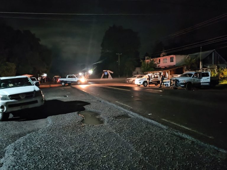 Policías de Lagunillas persiguen a robatrailers y son atacados a balazos; muere un agente 