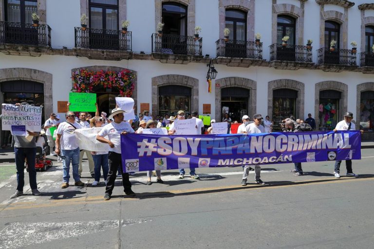 “Soy papá, no criminal”: exigen juzgar con perspectiva de infancia y no de género