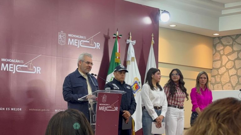 Bedolla respalda a Sheinbaum y rechaza presencia de agentes extranjeros no autorizados en México