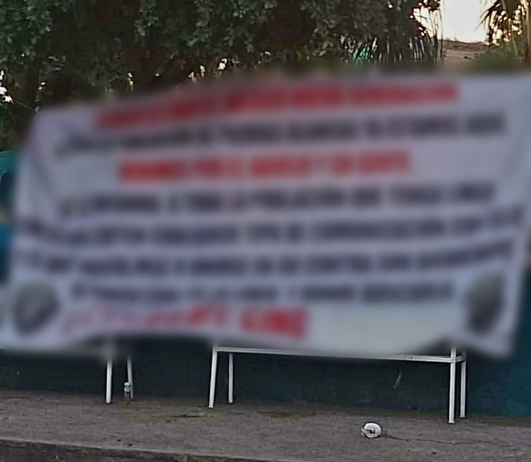 Cuelgan narcomantas firmadas por el CJNG, en Buenavista