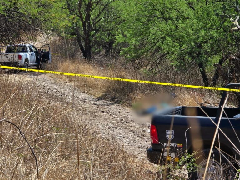 Hallan a hombre asesinado y maniatado en brecha de Atapaneo, en Morelia