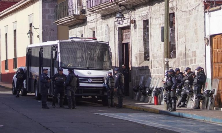 Desaloja gobierno a trabajadores que mantuvieron toma en sedes de Secretaría de Salud estatal