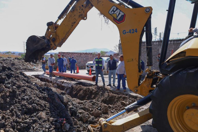 Se realiza la sustitución de 20 metros de tubería sanitaria en colonia Lago I