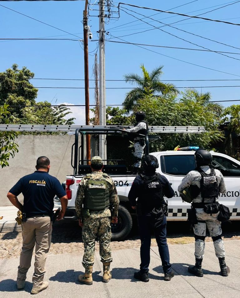 FGE desmantela red de vigilancia ilegal en Apatzingán; aseguran 14 cámaras “parásitas”
