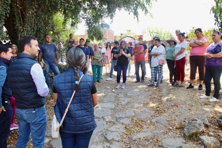Autoridades supervisan obra con vecinos de Tenencia Morelos
