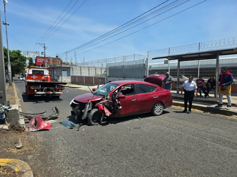 Automovilista queda herido tras choque en el Libramiento Norponiente de Morelia