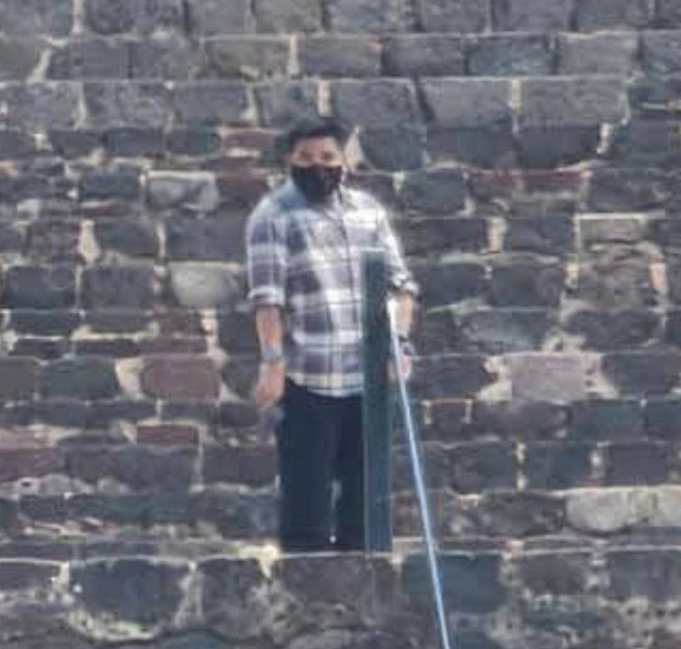 Empistolado dispara desde la Pirámide de la Luna en Teotihuacán; mata a una canadiense y hiere a dos personas