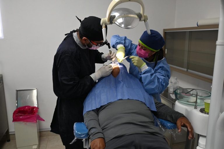 Se atendieron mil 090 pacientes en Jornada de Salud Bucal en la Clínica Poniente