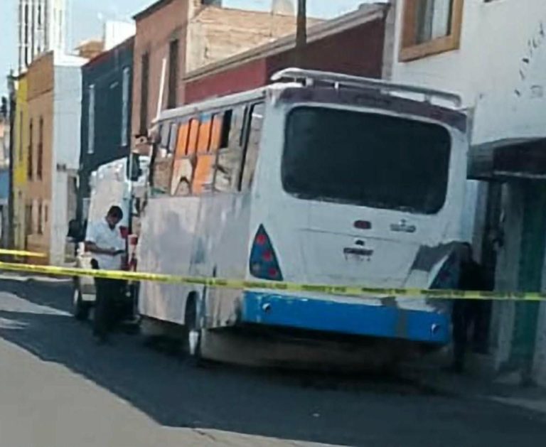 Adulto mayor muere cuando viajaba en un camión de pasajeros, en Morelia