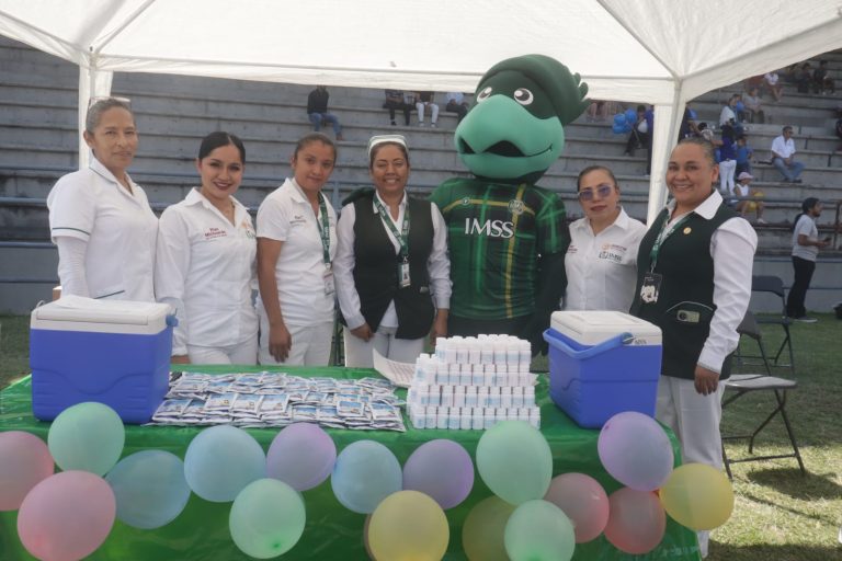 IMSS Michoacán inicia gran jornada de vacunación «Vacunar es Amar»