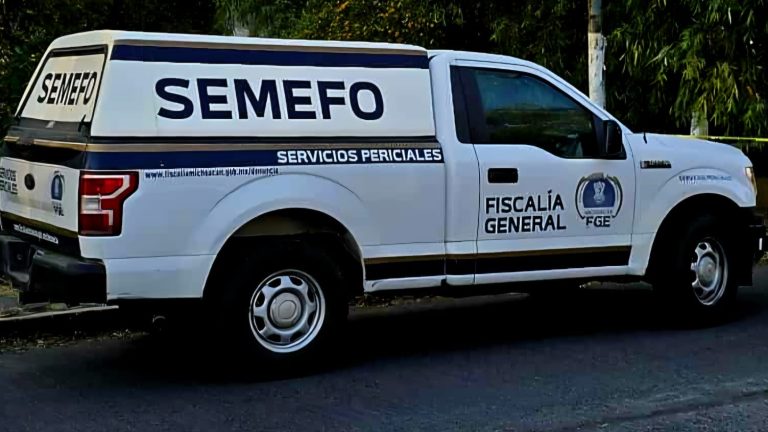 Hallan a un hombre y una mujer asesinados a balazos en panteón de Parácuaro